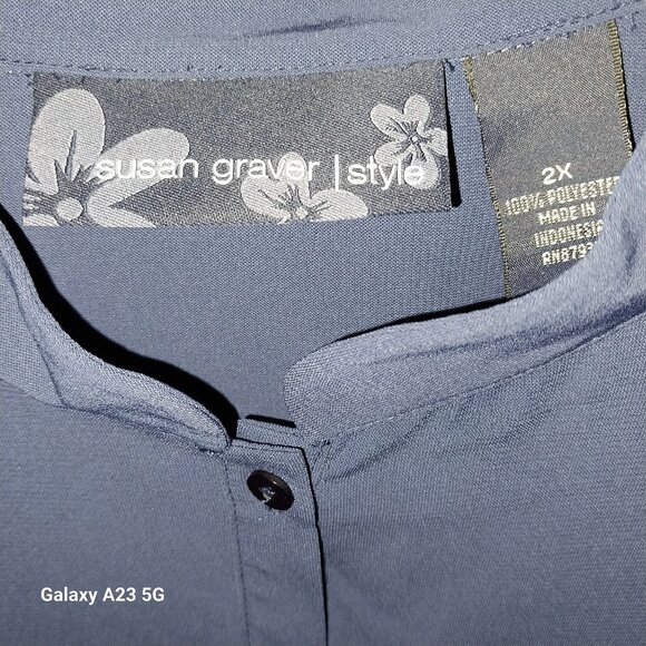 Susan Graver Style Women's 2X Tunic Top Liquid Knit Blue Button-Front Pleated 3/ - Picture 2 of 5